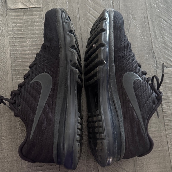 Nike Air Max Men's Black Sneakers - Picture 5 of 6